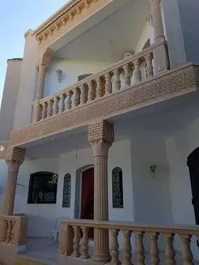 Une villa et deux appartements a vendre à Hammam Sousse