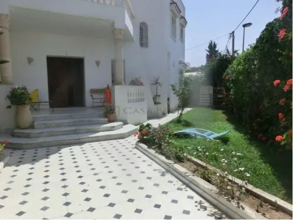 Une belle villa sans meuble a louer à Kantaoui